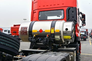 �����½� ����D7V 480���� 6X4 LNGǣ����(DFV4258GP6N)ͼƬ