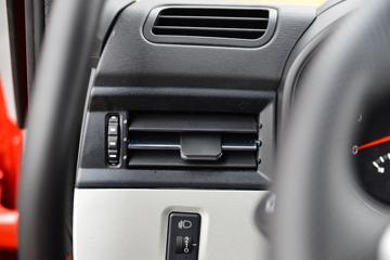 �����½� ���KRȼ�� 220���� 4X2 6.75��CNG��դʽ�ػ���(��ʿ��8��)(DFV5182CCYGP6N)ͼƬ