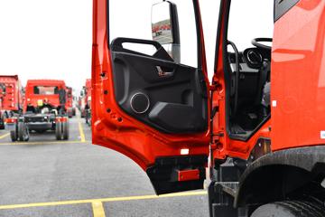 �����½� ���KRȼ�� 220���� 4X2 6.75��CNG��դʽ�ػ���(��ʿ��8��)(DFV5182CCYGP6N)ͼƬ