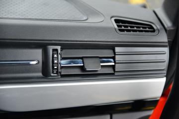 �����½� ���KRȼ�� 220���� 4X2 6.75��CNG��դʽ�ػ���(��ʿ��8��)(DFV5182CCYGP6N)ͼƬ