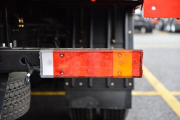 �����½� ���KRȼ�� 220���� 4X2 6.75��CNG��դʽ�ػ���(��ʿ��8��)(DFV5182CCYGP6N)ͼƬ