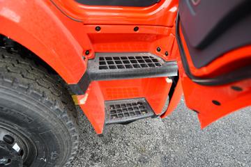 �����½� ����D1L 200���� 4X2 4����ж��(��ʿ��10��)ͼƬ