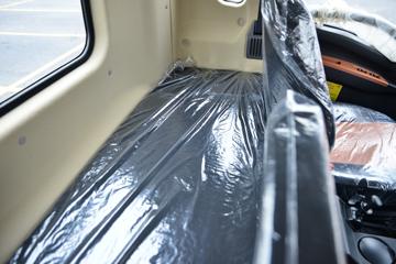 �����½� ����D1L 200���� 4X2 4����ж��(��ʿ��10��)ͼƬ