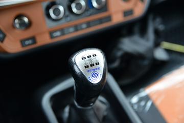 �����½� ����D1L 200���� 4X2 4����ж��(��ʿ��10��)ͼƬ