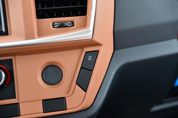 �����½� ����D1L 200���� 4X2 4����ж��(��ʿ��10��)ͼƬ