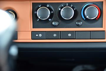 �����½� ����D1L 200���� 4X2 4����ж��(��ʿ��10��)ͼƬ