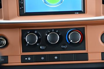 �����½� ����D1L 200���� 4X2 4����ж��(��ʿ��10��)ͼƬ