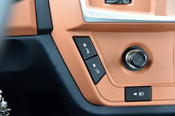 �����½� ����D1L 200���� 4X2 4����ж��(��ʿ��10��)ͼƬ