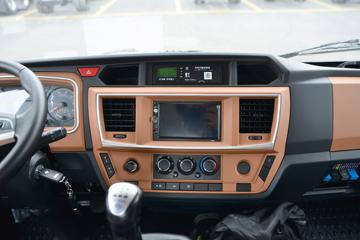 �����½� ����D1L 200���� 4X2 4����ж��(��ʿ��10��)ͼƬ