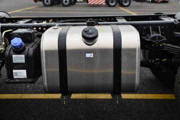 �����½� ����D1L 200���� 4X2 4����ж��(��ʿ��10��)ͼƬ