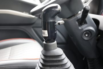 ���� ŷ������ 270���� 4X2 6.8�ײ�դʽ�ػ���(����)(BJ5181CCYY6AKL-01)ͼƬ