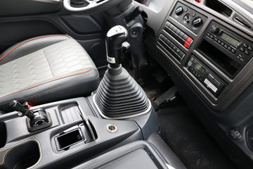 ���� ŷ������ 270���� 4X2 6.8�ײ�դʽ�ػ���(����)(BJ5181CCYY6AKL-01)ͼƬ