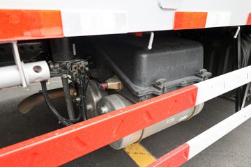 ���� ŷ������ 270���� 4X2 6.8�ײ�դʽ�ػ���(����)(BJ5181CCYY6AKL-01)ͼƬ