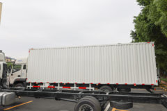 福田 欧曼行星 240马力 4X2 9.8米厢式载货车(青特后桥)(BJ5181XXYY6ANL-02)