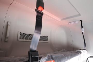 ���� ŷ������ 240���� 4X2 9.8����ʽ�ػ���(���غ���)(BJ5181XXYY6ANL-02)ͼƬ