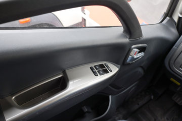 ���� ŷ������ 240���� 4X2 9.8����ʽ�ػ���(���غ���)(BJ5181XXYY6ANL-02)ͼƬ