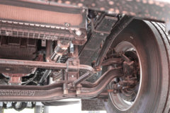 福田 欧曼行星 240马力 4X2 9.8米厢式载货车(青特后桥)(BJ5181XXYY6ANL-02)
