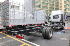 福田 欧曼行星 270马力 4X2 7.8米厢式载货车(BJ5181XXYY6ANL-01)