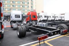 福田 欧曼行星 270马力 4X2 7.8米厢式载货车(BJ5181XXYY6ANL-01)