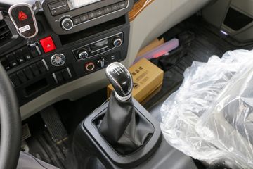 �й�����HOWO ͳ˧ 140���� 3.85���Ű������Ῠ(��ʿ��6��)ͼƬ