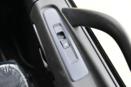 东风商用车底盘&nbsp;高空作业车驾驶室图片