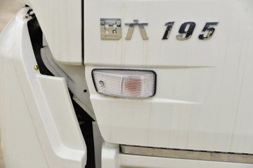 �������ó� ���VR 195���� 4X2 ѹ��ʽ������(������)(CL5161ZYS6AHQ)ͼƬ