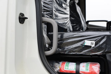 �������ó� ���VR 195���� 4X2 ѹ��ʽ������(������)(CL5161ZYS6AHQ)ͼƬ