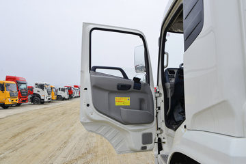 �������ó� ���VR 195���� 4X2 ѹ��ʽ������(������)(CL5161ZYS6AHQ)ͼƬ