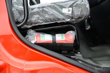 �������ó� ���KR ��ҫ�� 260���� 4X2 6.8�������ػ���(����)ͼƬ