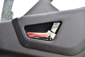 �������ó� ���KR ��ҫ�� 260���� 4X2 6.8�������ػ���(����)ͼƬ