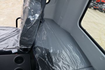 �������ó� ���KR ��ҫ�� 260���� 4X2 6.8�������ػ���(����)ͼƬ