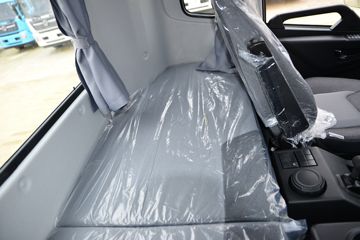 �������ó� ���KR ��ҫ�� 260���� 4X2 6.8�������ػ���(����)ͼƬ