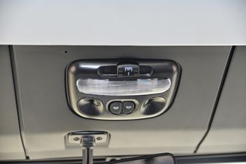 �������ó� ���KR ��ҫ�� 260���� 4X2 6.8�������ػ���(����)ͼƬ