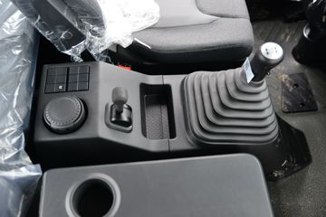 �������ó� ���KR ��ҫ�� 260���� 4X2 6.8�������ػ���(����)ͼƬ