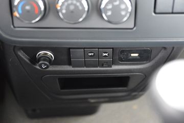 �������ó� ���KR ��ҫ�� 260���� 4X2 6.8�������ػ���(����)ͼƬ