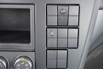 �������ó� ���KR ��ҫ�� 260���� 4X2 6.8�������ػ���(����)ͼƬ