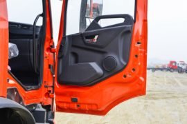 东风商用车底盘&nbsp;爆破器材运输车驾驶室图片