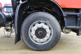 东风商用车底盘&nbsp;爆破器材运输车底盘图片