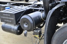 东风商用车底盘&nbsp;爆破器材运输车底盘图片