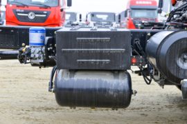 东风商用车底盘&nbsp;爆破器材运输车底盘图片