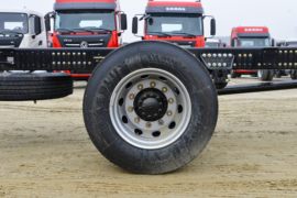 东风商用车底盘&nbsp;爆破器材运输车底盘图片