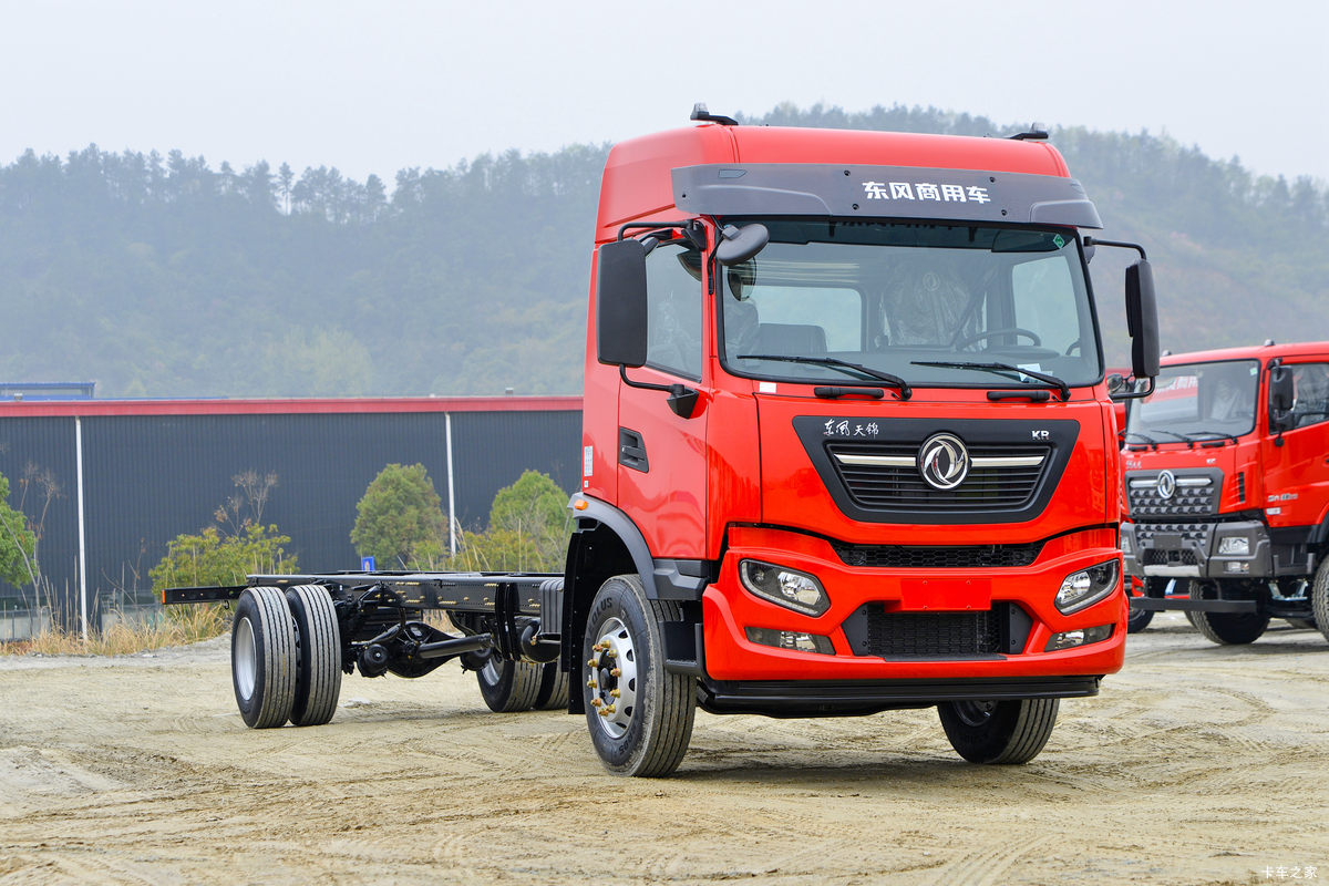 东风商用车 天锦KR 星耀版 260马力 4X2 9.8米厢式载货车(国六)