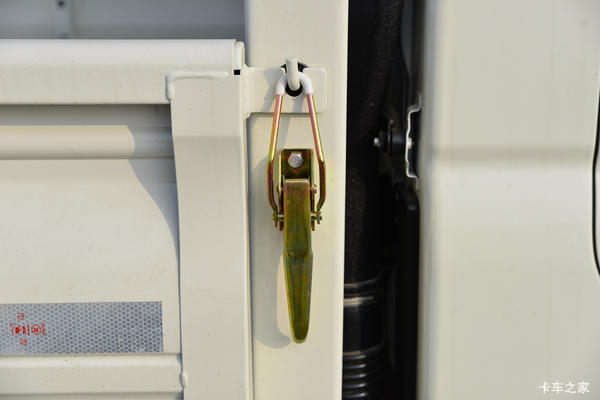 福田祥菱M2排半2.0售价5.X万,分期4万两年免息另有增换补贴