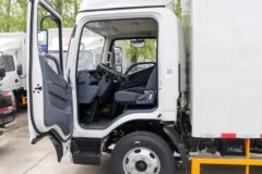 江铃 凯运+ 中窄体 129马力 4.2米单排厢式轻卡(国六)(JX5040XXYTGB26)