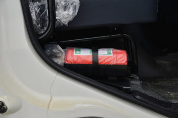 �������ó� ���KR 190���� 4X2 �����жʽ������(������)(ZQZ5121ZXXD6)ͼƬ