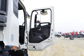 东风商用车底盘&nbsp;泵车驾驶室                                               图片