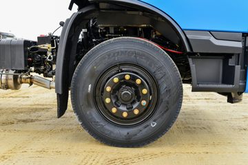 �������ó� ���KR ��ҫ�� 245���� 4X2 6.2�������ػ���(����)ͼƬ