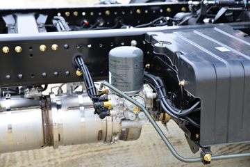 �������ó� ���KR ��ҫ�� 245���� 4X2 6.2�������ػ���(����)ͼƬ