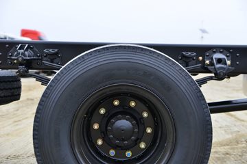 �������ó� ���KR ��ҫ�� 245���� 4X2 6.2�������ػ���(����)ͼƬ