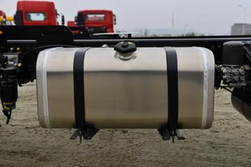 �������ó� ����KC 340���� 6X4 8.5���泵��(DFH5250JSQAX7A)ͼƬ